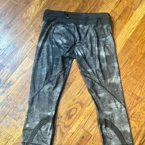 Lululemon gray cropped leggings